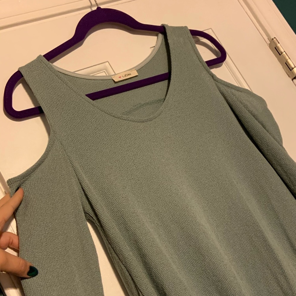 Peek-a-boo Shoulder Blouse